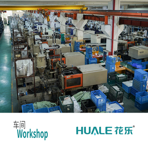 2F920 Classic Modern Single Handle ABS <strong>Kitchen</strong> <strong>Shower</strong> Head with Ceramic Valve Core and Pull-Out Spray - Product Image 5