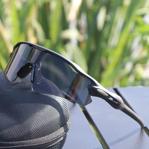 Gafas de sol deportivas con <span class=keywords><strong>lentes</strong></span> de espejo de una pieza <span class=keywords><strong>para</strong></span> exteriores, <span class=keywords><strong>para</strong></span> montar en bicicleta y correr, gafas de sol <span class=keywords><strong>para</strong></span> entusiastas de los deportes - Product Image 1