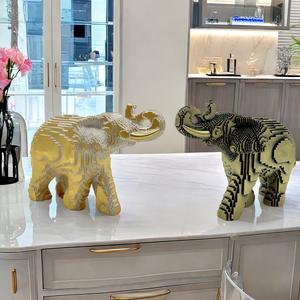Figurine d'éléphant marchant en résine époxy de luxe léger, bloc de construction artistique pour le salon, meuble TV, décoration créative pour la maison - Product Image 3