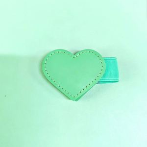 YY Personalized PU Leather Heart Bookmark <b>Pink</b> Heart-Shaped Magnetic Book Marks Leather Bookmarks with Pen Holder - Product Image 3