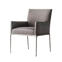 Chaise de salle à manger italienne moderne minimaliste de luxe léger en fer avec accoudoirs et rembourrage doux, pour usage domestique (Guangdong)
