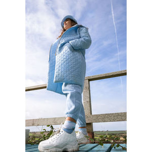 เสื้อคลุมยาวผ้าควิลท์สตรีทสีฟ้า - Product Image 2