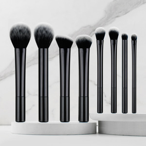 Vente en gros de pinceaux de maquillage à manche court taille voyage manche en métal mini pinceaux de maquillage rose avec acceptation personnalisée - Product Image 4
