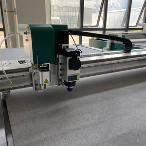 Prix usine personnalisé en <span class=keywords><strong>plastique</strong></span> PVC armoires de cuisine Cutter oscillant CNC vibrant couteau Machine de découpe Table avec ISO CE - Product Image 3