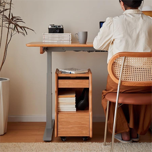<span class=keywords><strong>Table</strong></span> <span class=keywords><strong>de</strong></span> chevet moderne en bois massif cannelé avec <span class=keywords><strong>roulettes</strong></span> et plateau en bois |   <span class=keywords><strong>Table</strong></span> <span class=keywords><strong>de</strong></span> chevet minimaliste <span class=keywords><strong>à</strong></span> <span class=keywords><strong>roulettes</strong></span> avec 2 tiroirs et station <span class=keywords><strong>de</strong></span> charge pour hôtel et maison - Product Image 5