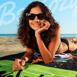 Nouvelle <span class=keywords><strong>serviette</strong></span> de plage 2026 sur le thème du football, en microfibre ultra-fine, séchage rapide, légère, rayée, de luxe, pour adultes - Product Image 3