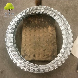 <span class=keywords><strong>ลวดหนาม</strong></span>เหล็กม้วน รุ่น BTO22 และ CBT65 ชุบกัลวาไนซ์เพื่อป้องกันรั่วซึมสำหรับรั้ว - Product Image 4