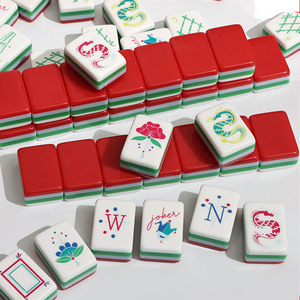 Juego de Mahjong Americano de Cuatro Capas con 160 Fichas Acrílicas Rojas, Diseño Acrílico, Fichas de Mahjong para Noches de Juego - Product Image 4