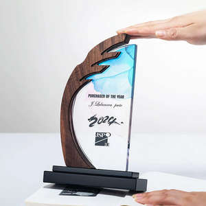 جوائز خشبية من الزجاج الكريستالي مع قاعدة سوداء فريدة من نوعها منتج لوحة أخرى - Product Image 3