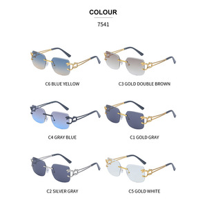 Gafas de Sol Personalizadas sin Marco con Borde Recto, Unisex, Patillas Doradas con Estampado de Leopardo, Protección UV400, Lentes de PC, Estilo Instagram - Product Image 3