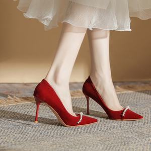 Los zapatos de novia son sexys y exquisitos, con punta en pico y tacón alto, y nunca pasarán de moda. - Product Image 4