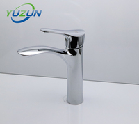 Petit robinet de lavabo à eau froide à poignée unique en alliage de zinc pour la salle de bain et la cuisine.