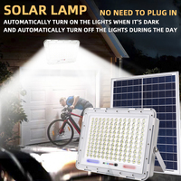 Lampu Sorot LED Tenaga Surya IP65 Tahan Air Sensor Remote Control Luar Ruangan 50W 100W 200W 300W Taman Halaman Sudut Sinar 120 Derajat