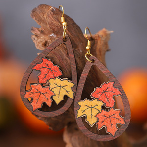 ต่างหูรูปใบเมเปิลกลวงสองด้าน ดีไซน์เรขาคณิตทันสมัย ทำจากโลหะผสม ป้องกันการแพ้ รูปทรงหยดน้ำ ของขวัญวันขอบคุณพระเจ้าสำหรับผู้หญิง - Product Image 2