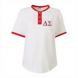 Camiseta Casual Personalizada Premium Estilo Henley para Hombre - Diseño Delta Blanco y Rojo, Tejida en 100% Algodón Antiarrugas con Estampado - Product Image 1