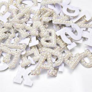 Patchs brodés thermocollants en tissu avec lettres de l'alphabet, perles blanches et strass, pour décoration et artisanat DIY - Product Image 5