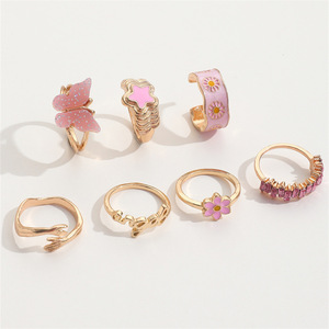 Set di Anelli da Donna Bohemien Trendy in Lega di Zinco Placcata Oro con Smalto Rosa, a Forma di Conchiglia, Stella, Angelo, Farfalla, Margherita, Lettera e Fiore - Product Image 5