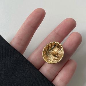 زر خياطة معدني ذهبي عتيق الطراز أنيق، مطلي بسبيكة الزنك، صديق للبيئة، عالي الجودة، بسيط وزخرفي - Product Image 4