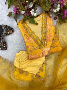 Robes pour femmes Costume droit en rayonne et coton avec Dupatta pour vêtements de fête de l'exportateur et du fabricant indiens - Product Image 2