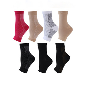 Melenlt Manga de compresión Tobillera Calcetines Algodón y Nylon para deportes Esguince Protección de tobillo - Product Image 1