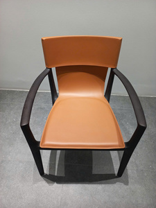 Fauteuil lounge rembourré haut de gamme, structure en bois de noyer massif, siège d'appoint de luxe pour salon, villa, hôtel, mobilier PISANO - Product Image 1