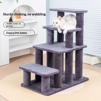 Arbre à chat avec maisonnette, poteau à gratter peu encombrant et perchoir en peluche pour petits appartements