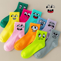 Chaussettes fantaisie en polyester et coton, fines, mi-mollet, super mignonnes, à motifs de visages d'anime et d'émoticônes, pour l'hiver, vente en gros