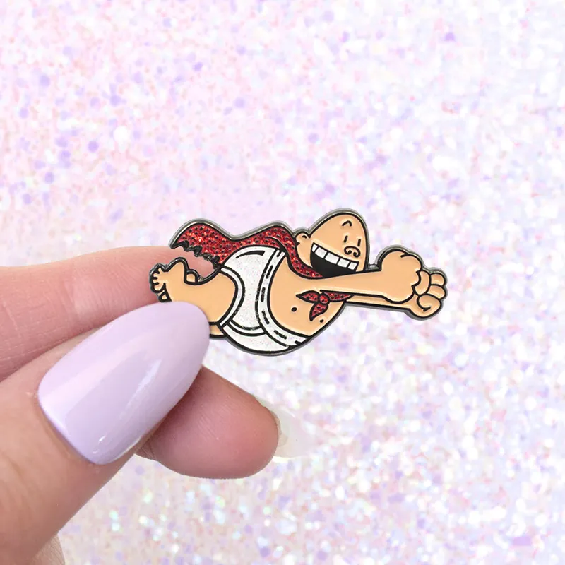 Topi Enamel Pin Pin lencana olahraga Harga Murah kustom lencana Anime kartun kartu Lapel Enamel jamur Festival logam lunak