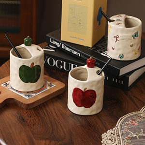 Taza de Cerámica Hecha a Mano con Diseño Floral y de Frutas para Regalos Culturales y Compradores de Artículos para Cafeterías - Product Image 1