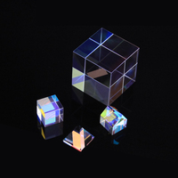 Vente en gros 20mm prisme de cube en verre cristal coloré pour la vente
