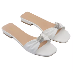 Chaussures élégantes et stylées pour femmes, confortables, type mules d'été, avec accessoire diamant brillant, dessus en PU. - Product Image 4