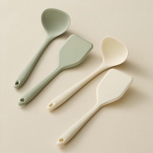 Cucchiaio per Insalata in Silicone Antiaderente di Alta Qualità Design Ergonomico per Cucina e Pasticceria Vendita Online - Product Image 1