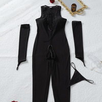 Combinaison en résille transparente Hera Black élégante à col en V ajouré avec bretelles croisées, gants et culotte