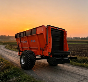 Trailer Mounted Vertical Hydraulic <strong>Manure</strong> &amp; Organic Fertilizer Spreader Machine - Product Image 5