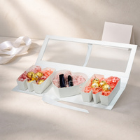 Boîte cadeau pliable blanche avec compartiments intérieurs divisés pour la présentation en magasin, l'emballage en gros et les marques de fournitures personnalisées
