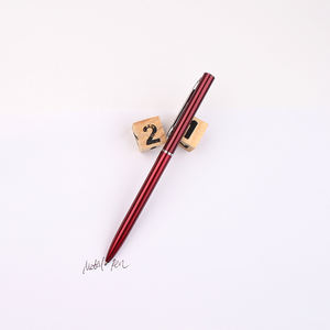 Stylo bille fin Sonnet Rouge Rubis Laqué avec finition dorée - Product Image 4