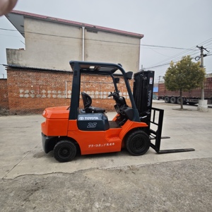 Montacargas Usado <span class=keywords><strong>Toyota</strong></span> FD25 de 2.5 Toneladas con Motor Diésel Original Hecho en Japón - Product Image 1