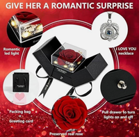 Novirassine Vente en gros Coffret à bijoux avec roses LED rouges éternelles, collier « Je t'aime » avec roses préservées, coffret cadeau de Noël pour maman