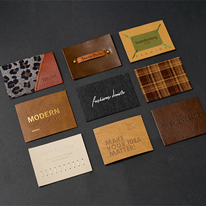 ملصقات تعريفية مخصصة بالجملة مناسبة للجينز والقبعات والحقائب مع حد أدنى منخفض للطلب، ملصقات جلدية - Product Image 2