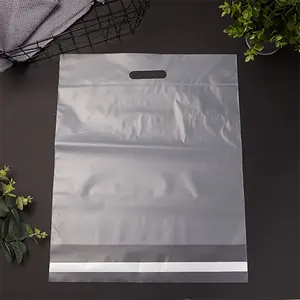 Bolsa de embalaje transparente de plástico esmerilado, impermeable, con logotipo personalizado, con mango, venta al por mayor, 50 Uds.
