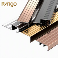 Profilé de nez de marche en aluminium anodisé, moderne, avec insert en caoutchouc antidérapant et résistant à l'eau, pour protection des bords de marches de carrelage, idéal pour appartement