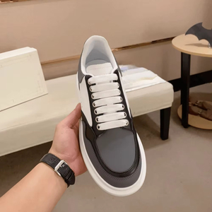 รองเท้าผ้าใบหนังพื้นหนาแบบมีเชือกผูก Alexander Retro Color Block รุ่น Mc. ดีไซน์ทันสมัยสำหรับผู้ชายและผู้หญิง สวมใส่ได้ทุกวัน สไตล์ลำลองแนวสตรีท - Product Image 1