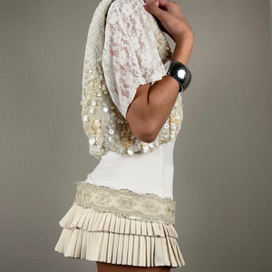 เสื้อยืดแขนกลางผ้าลูกไม้เซ็กซี่แบบโปร่งสำหรับผู้หญิงช่วงฤดูร้อน - Product Image 4