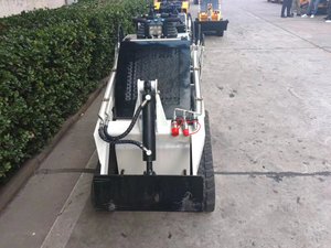 Mini MINICARGADORA DE dirección deslizante Accesorio 4 en 1 Cubo Forestal Mulcher - Product Image 5