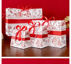 Sacs cadeaux floraux rouges élégants en papier avec poignée en ruban, 4 tailles, pour anniversaires, mariages, festivals, achats en gros, magasins - Product Image 6