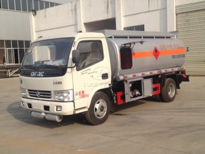 Camión Cisterna 4x4 para Transporte de Combustible, Vehículo de Transporte de Tanques de 5m³-10m³ para Campos Petroleros - Product Image 6