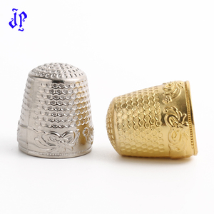 JP Diy accesorios anillo <span class=keywords><strong>de</strong></span> Metal punto <span class=keywords><strong>de</strong></span> cruz bordado especial <span class=keywords><strong>dedal</strong></span> juego <span class=keywords><strong>de</strong></span> dedos <span class=keywords><strong>dedal</strong></span> <span class=keywords><strong>de</strong></span> aleación <span class=keywords><strong>de</strong></span> Zinc - Product Image 1