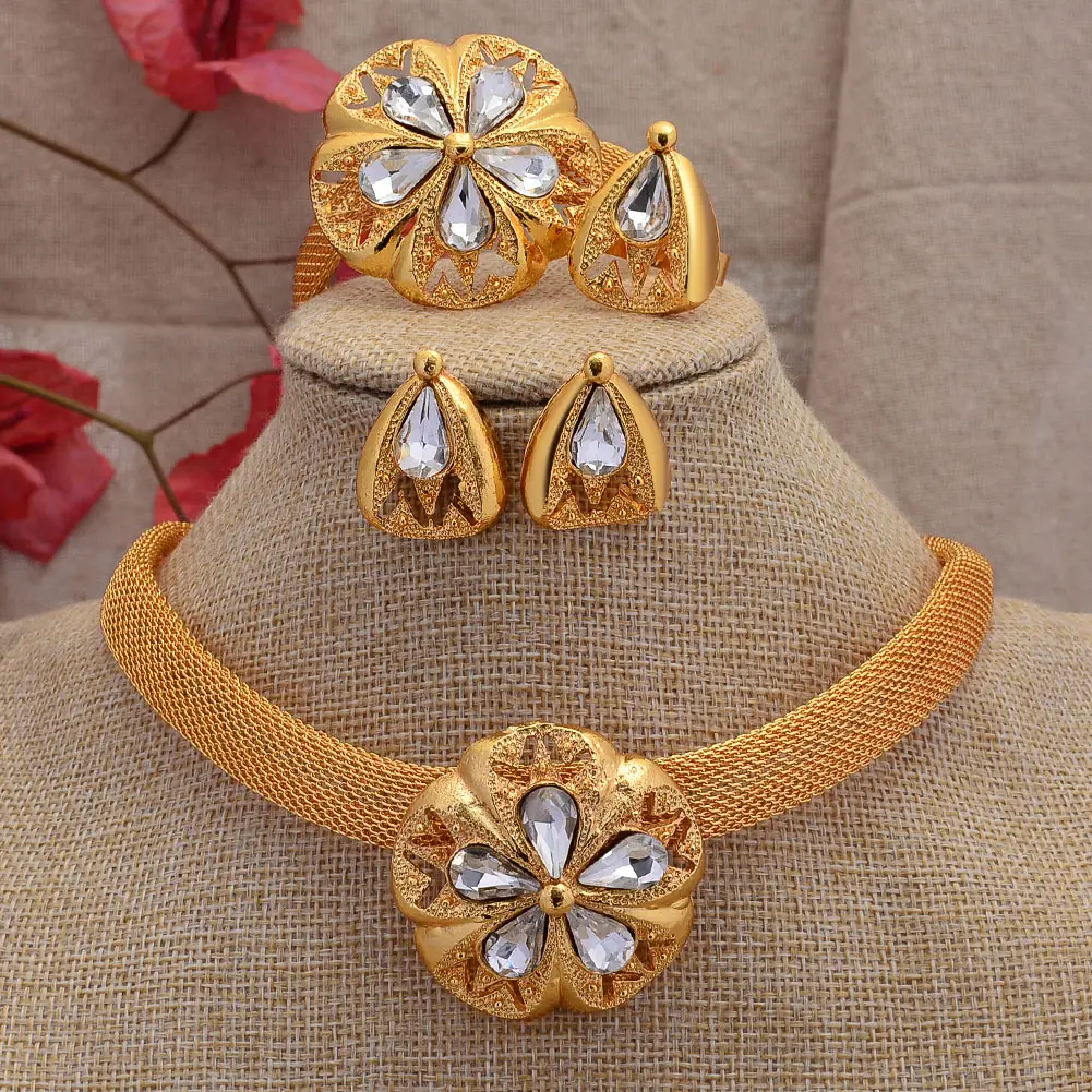 Conjuntos de joyería al por mayor de fábrica con pendientes, conjunto de joyería de Color dorado grueso redondo de primavera ahuecado a la moda para mujer