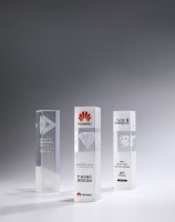 Trophées en cristal clair de haute qualité avec logo personnalisé sur le thème de l'iceberg sculpté sur plaques Approvisionnement direct des grossistes