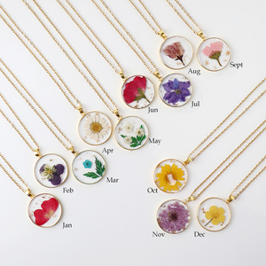 Gioielli di fiori fatti a mano in resina fiori secchi pressati collana di fiori di <span class=keywords><strong>nascita</strong></span> mese collana di fiori per donne ragazza <span class=keywords><strong>regalo</strong></span> di compleanno - Product Image 4
